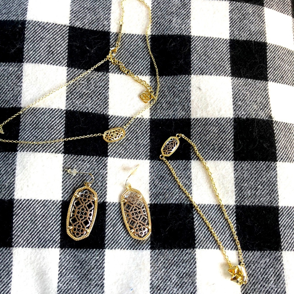 Kendra Scott necklace, earrings and bracelet